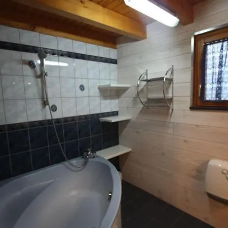 Casa de Férias Confort En Montagne, Pres Des Thermes Et Circuits De Rando, Ideal Pour Famille - Fr-1-589-135